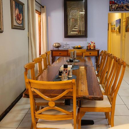Sleepers Villa Guesthouse Polokwane Exterior photo