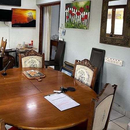 Sleepers Villa Guesthouse Polokwane Exterior photo