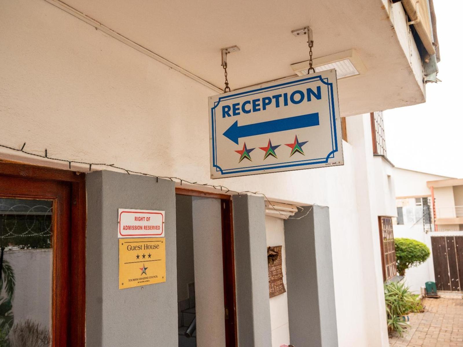 Sleepers Villa Guesthouse Polokwane Exterior photo