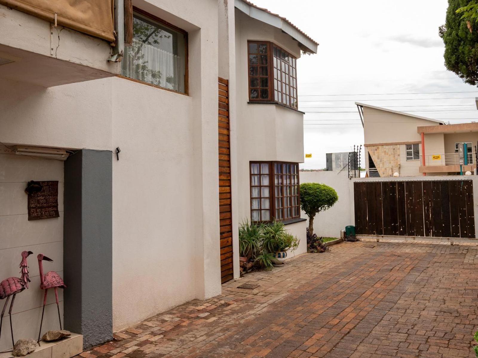 Sleepers Villa Guesthouse Polokwane Exterior photo